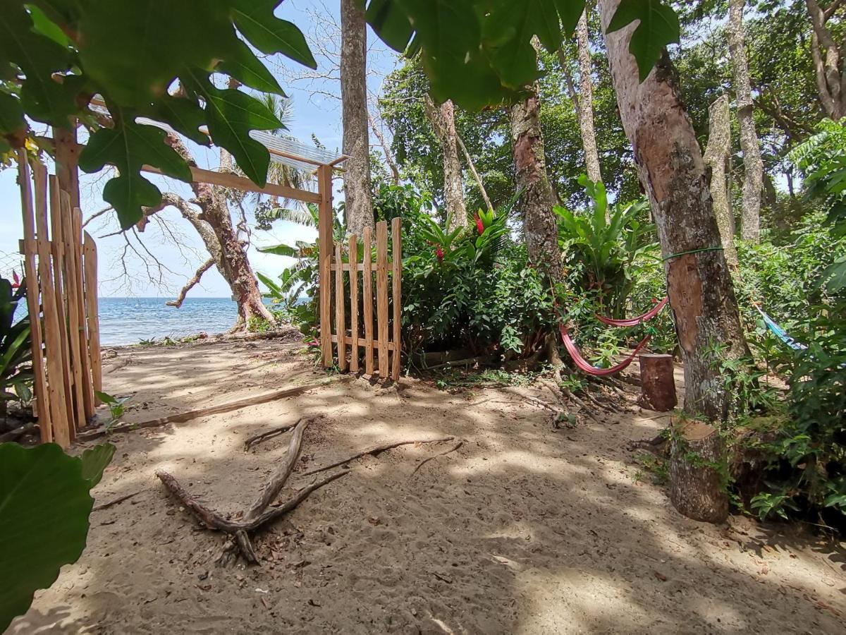 Oasis Beachfront Hostel Puerto Limon Bagian luar foto